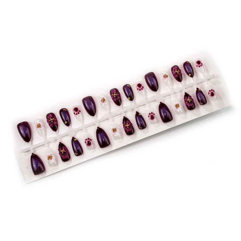 Elegantes blumeninspiriertes Aufklebenägel-Set