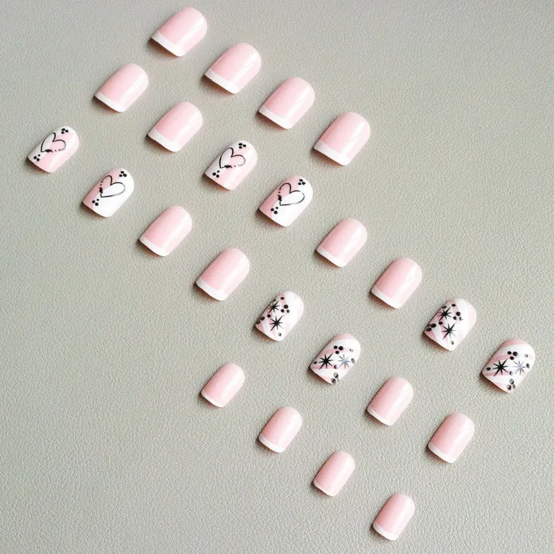 Stylisches Herz-Themen-Nageldesign