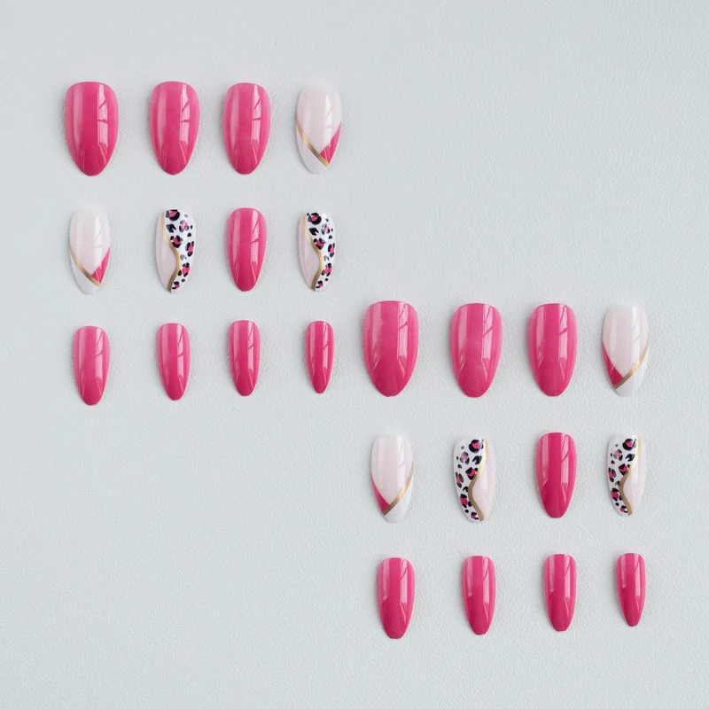 Stylisches French Tip Design Nagelkunst