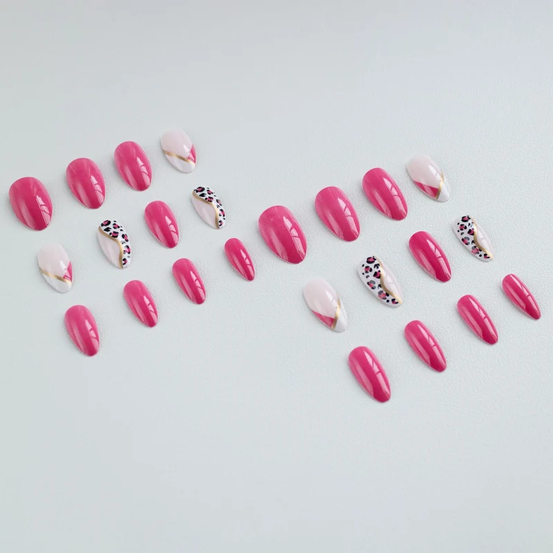 Stylisches French Tip Design Nagelkunst