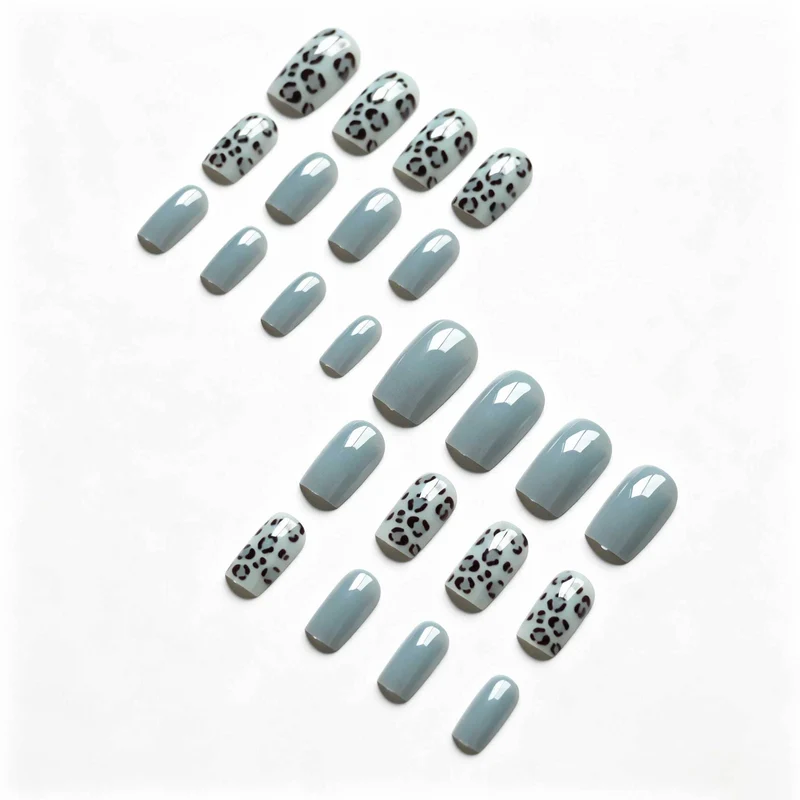 Stilvolles Tierdruck-Nagelkunst