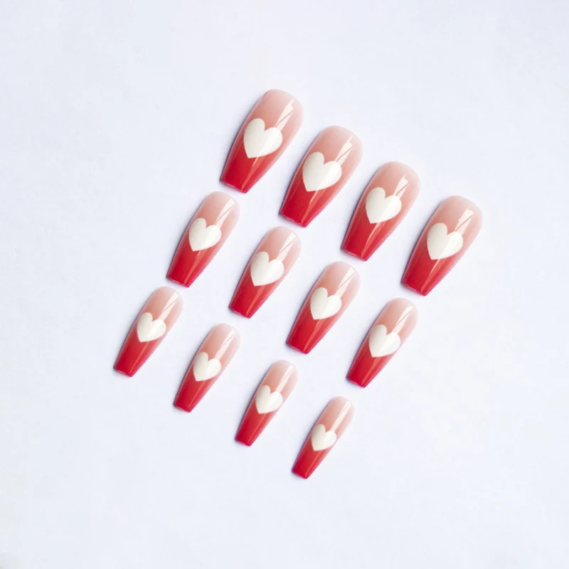 Herzdesign Acryl-Nagelkunst