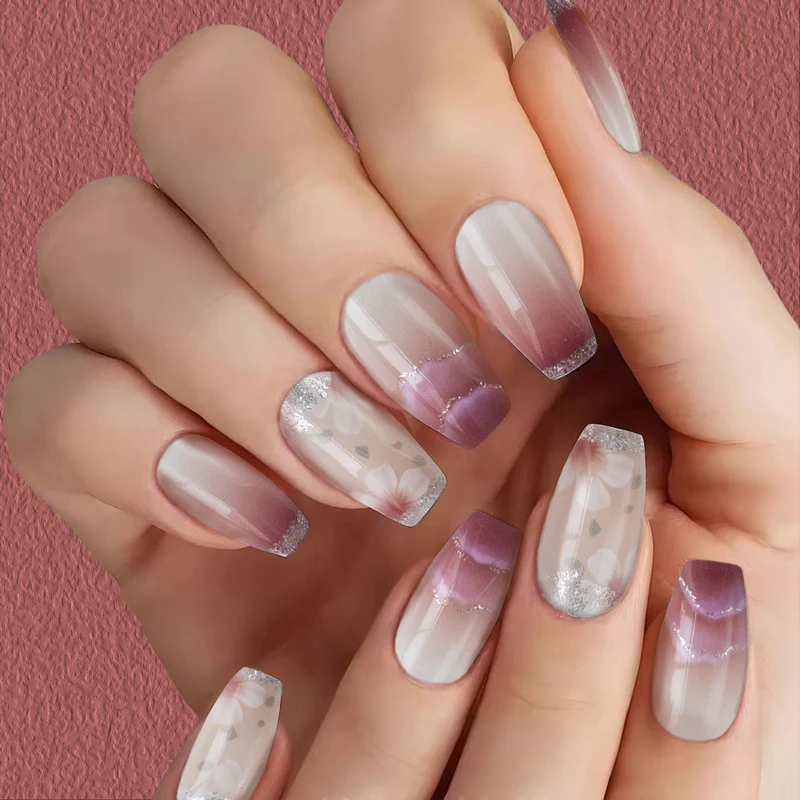 Florale Ombre Nagelkunst