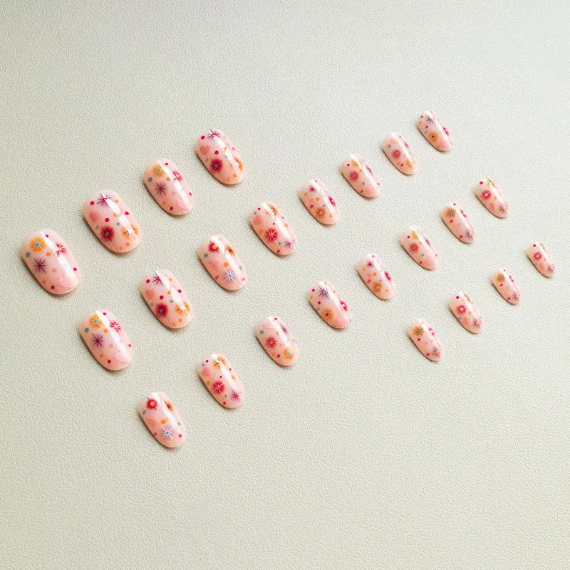 Verspielt Herz und Stern Nail Art