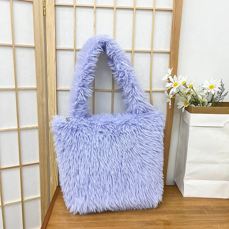 Gemütliche Fake Fur Tragetasche