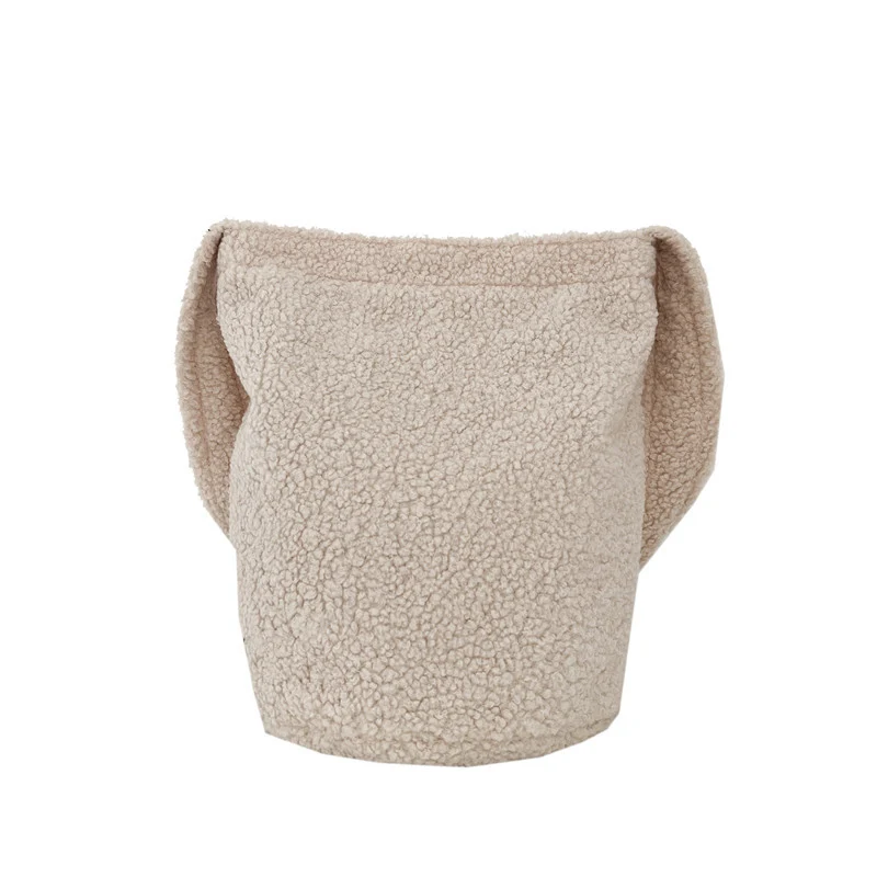 Gemütliche Kunstfell-Eimer-Tasche