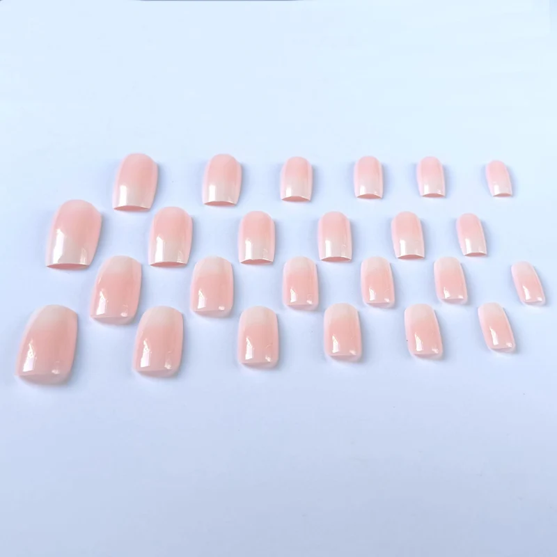 Elegante Ombre Nagelverlängerungen