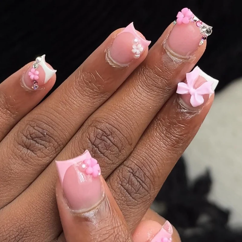 Florale und Edelstein Akzent Nagelkunst Set