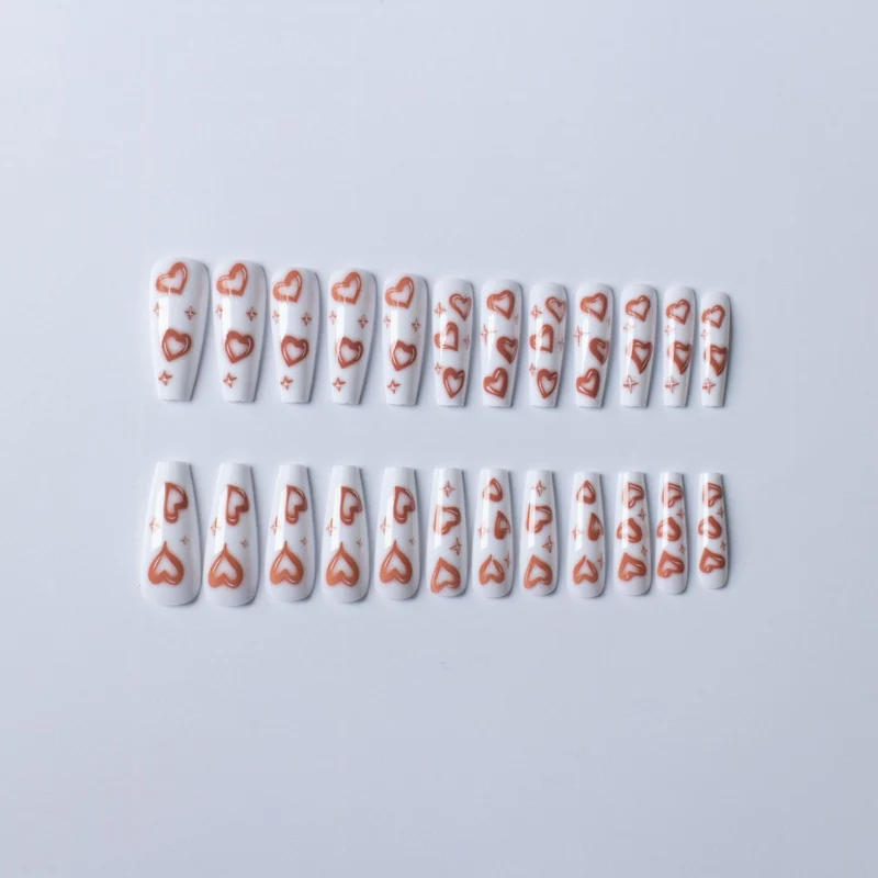 Romantisches Herzmuster-Nagelkunst-Set