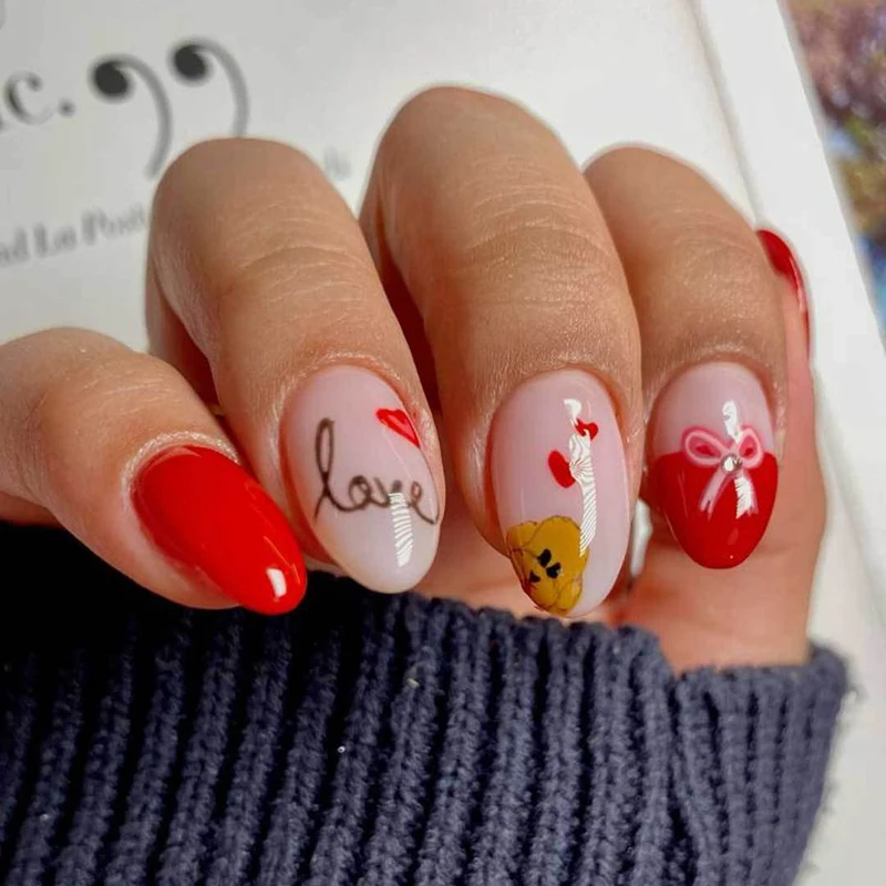 Romantisches Künstlerisches Nageldesign