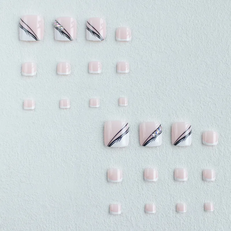 Elegante Französische Spitzen-Pediküre-Nagelkunst