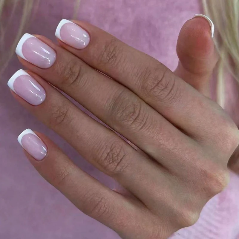 Elegantes French Tip Nagelkunstset 1790958182