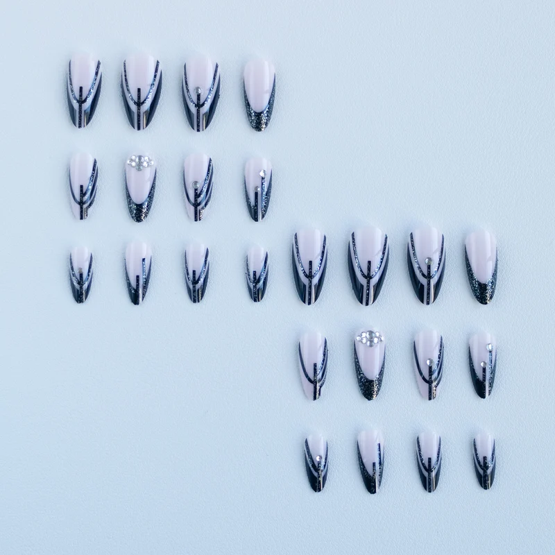 Glamouröse Stiletto Nagelkunst