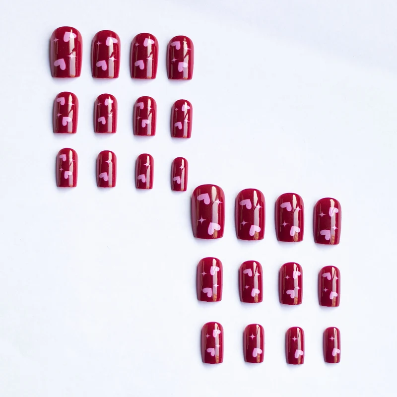 Glamouröses Herz Nagelkunst