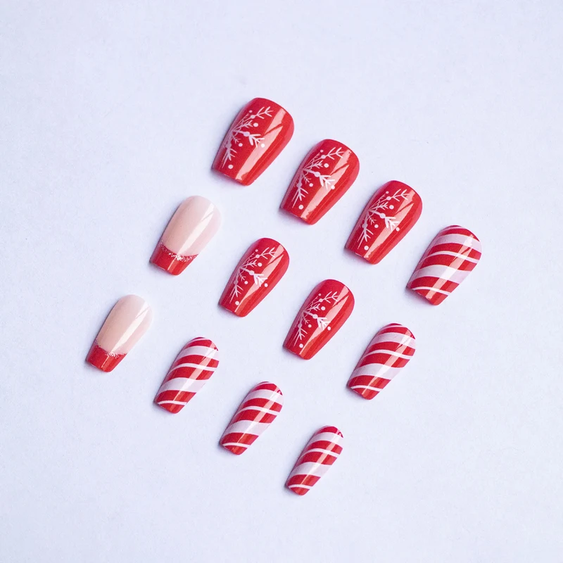 Festliche Feiertags-Nagelkunst