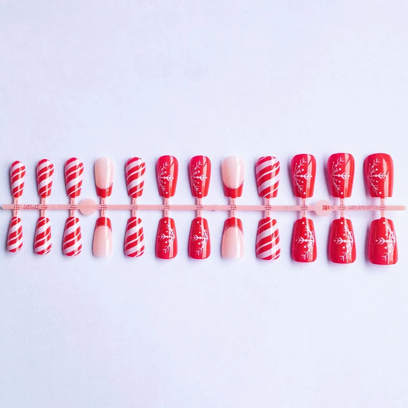 Festliche Feiertags-Nagelkunst