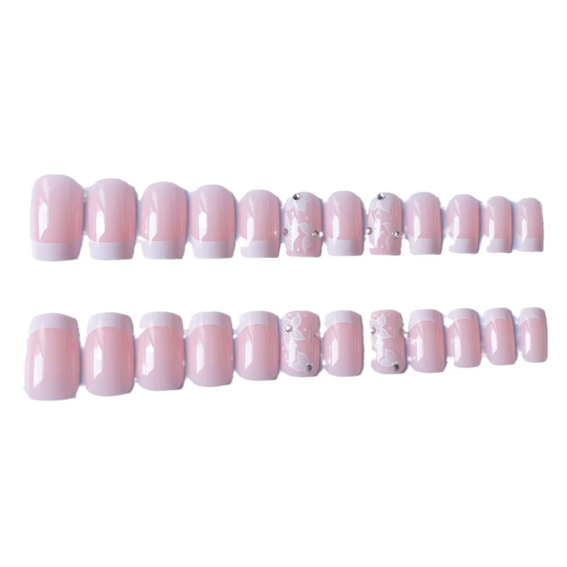 Elegantes florales Nagelkunstdesign