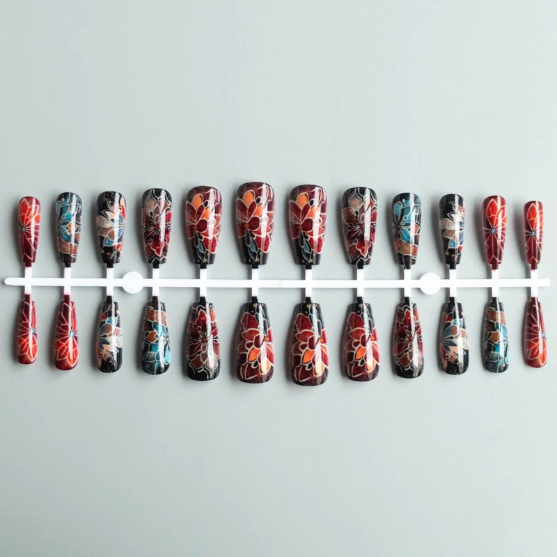 Aufwendiges Blumennagelkunst-Design-Kit