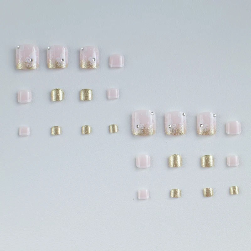 Elegante Blumengel-Nagelkunst