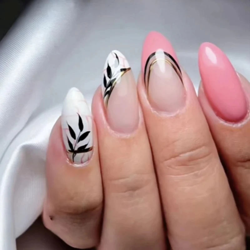 Elegantes Blumenkunst-Nagelset