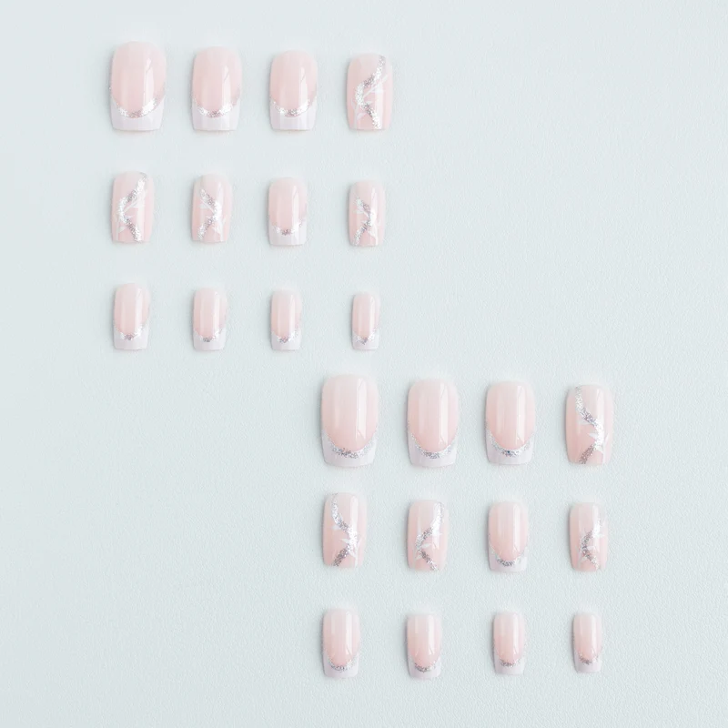 Elegantes florales Acryl-Nageldesign
