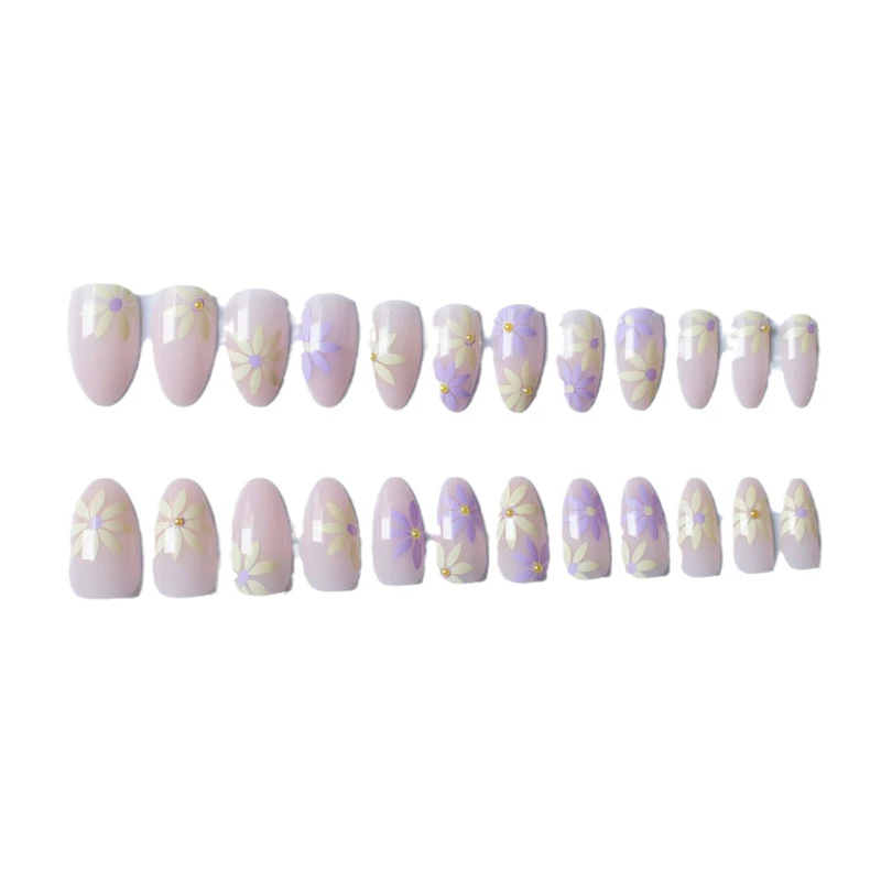 Elegante Florale Acryl Nagelkunst