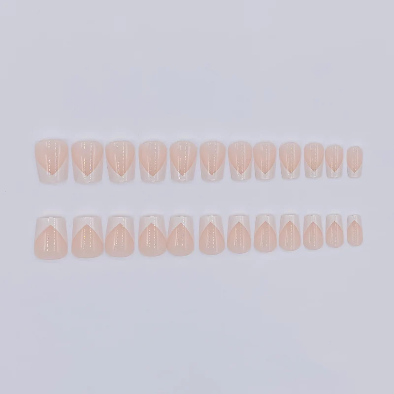 Elegantes Chevron French Tip Nagelset