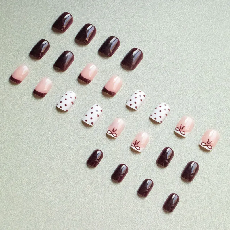 Elegantes abstraktes Nagelkunstdesign
