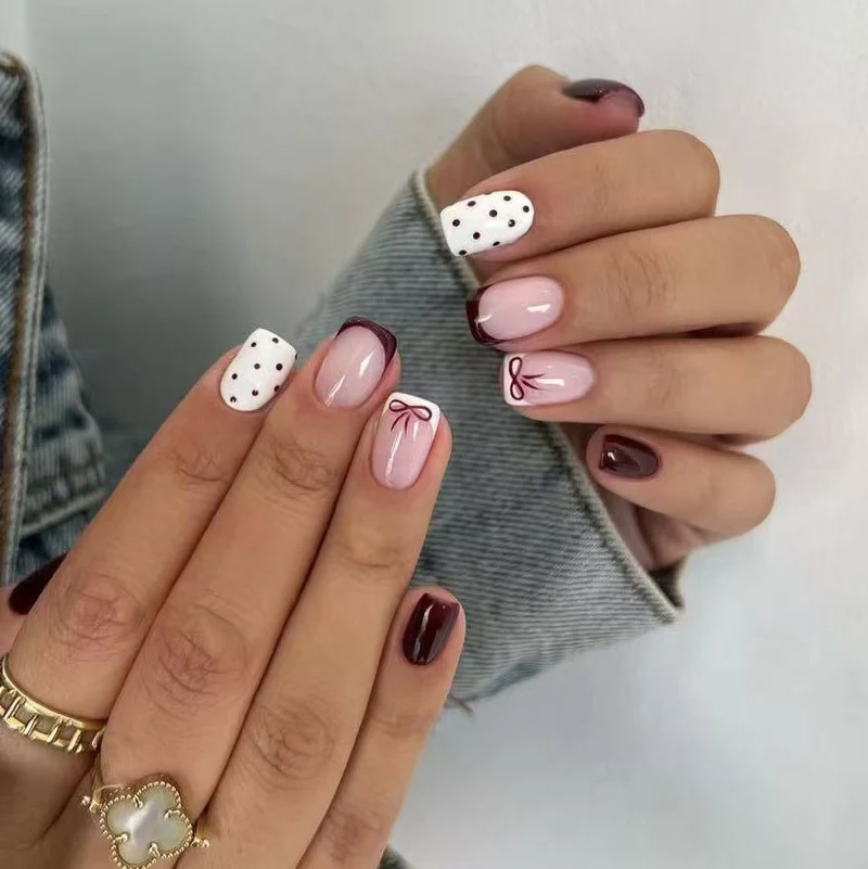 Elegantes abstraktes Nagelkunstdesign
