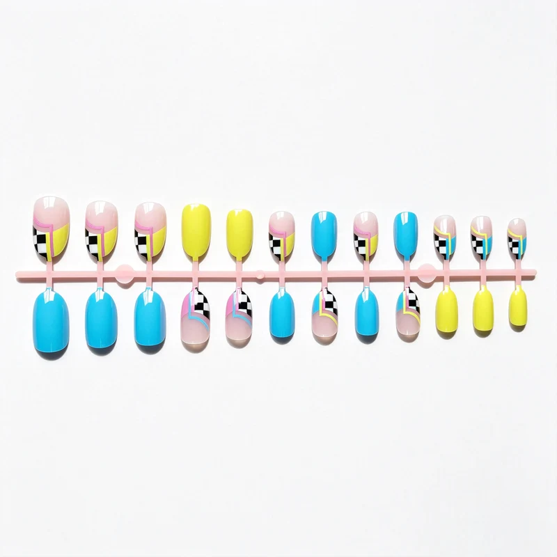 Kreatives abstraktes Nageldesign