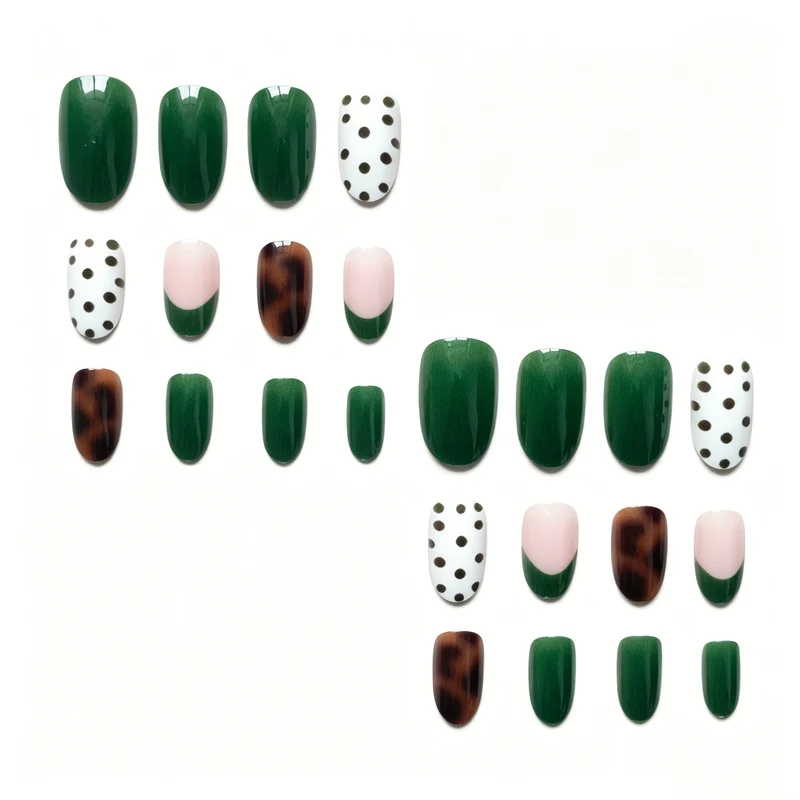 Künstlerisches Nail Art Set mit gemischten Designs