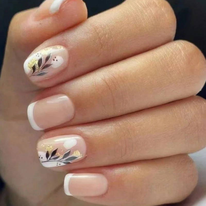 Künstlerisches Nagelkunst-Set mit botanischen Designs