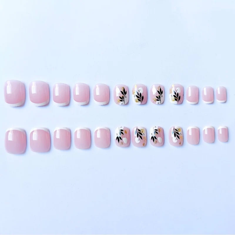Künstlerisches Nagelkunst-Set mit botanischen Designs