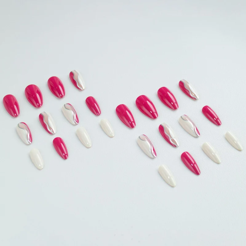 Künstlerisches Wellenmuster Nagelkunst