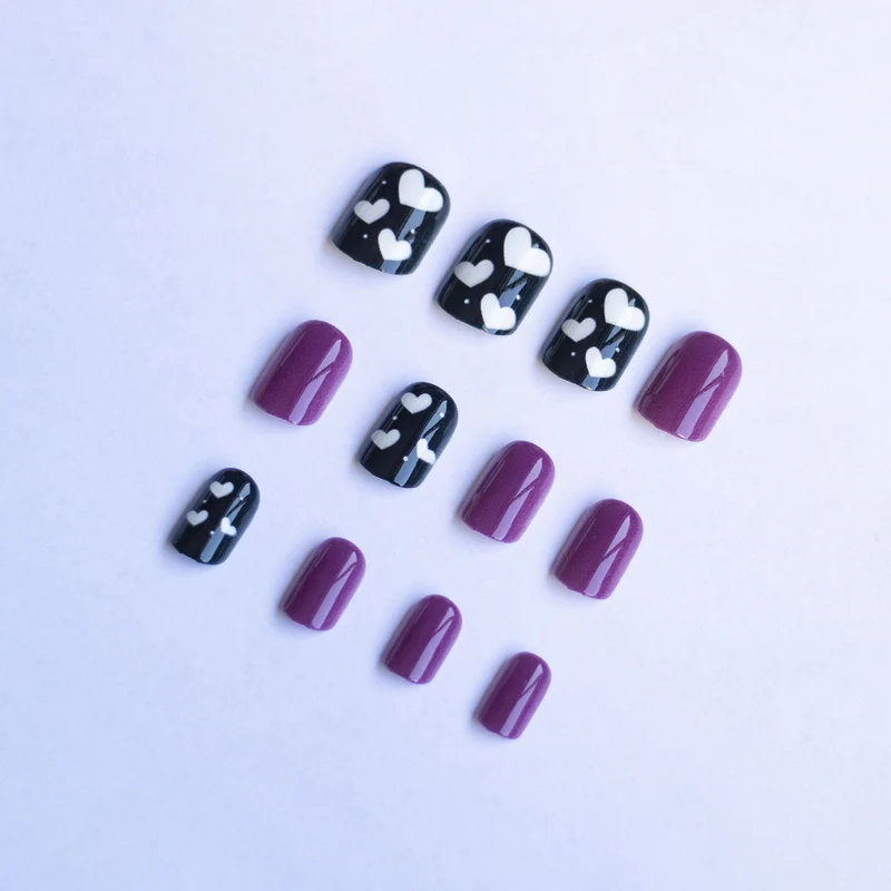 Künstlerisches Nagelkunst-Design-Kit mit einzigartigen Mustern