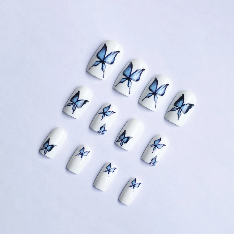 Künstlerische Nagelkunst