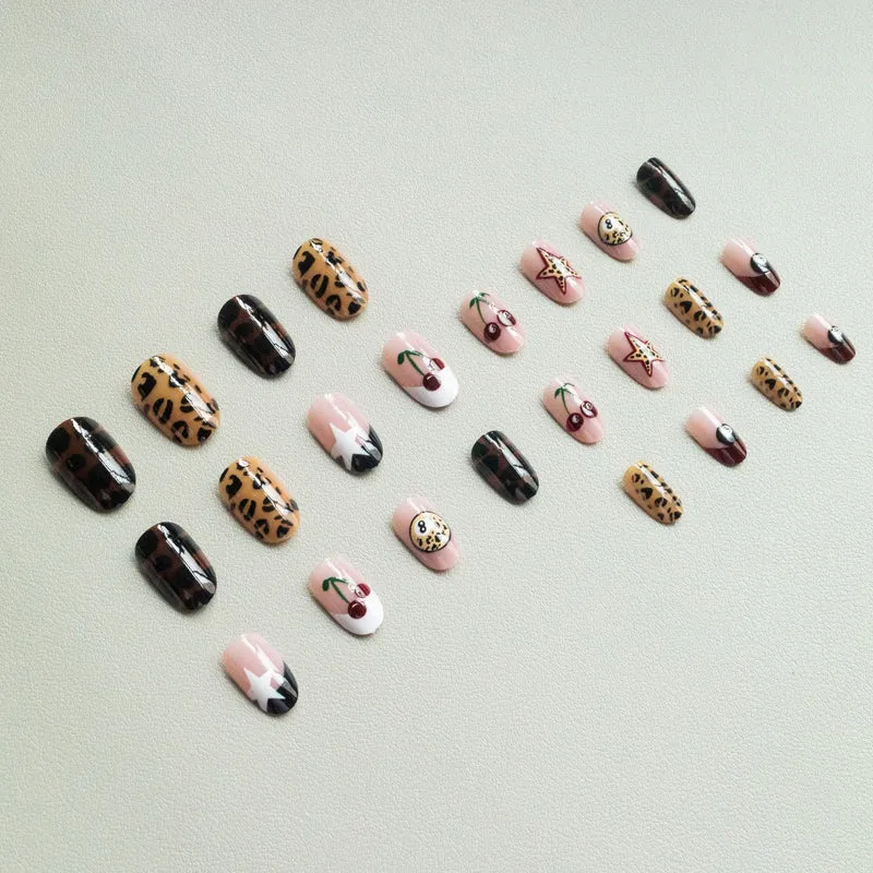 Künstlerisches Themen-Nagelkunst-Design-Kit