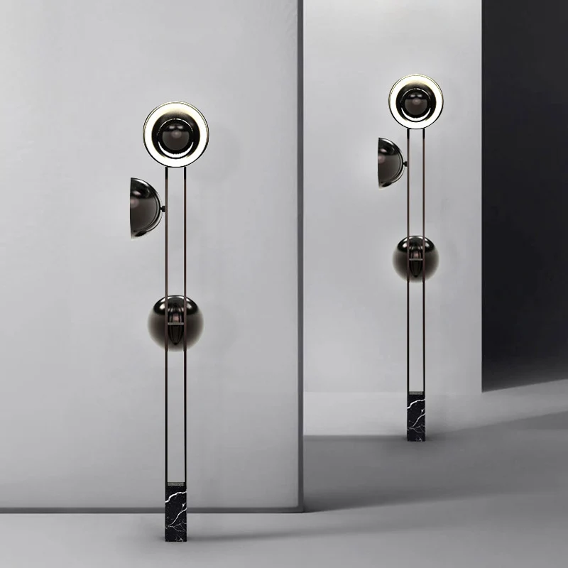 Moderne Stehlampe mit Marmorbasis