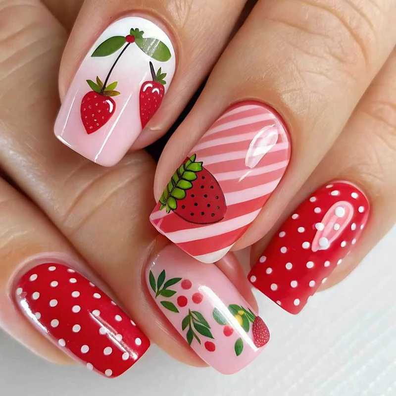Künstlerisches Erdbeer-Nagelkunst-Design-Kit