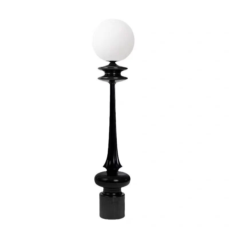 Moderne elegante Stehlampe mit künstlerischem Globus-Schirm