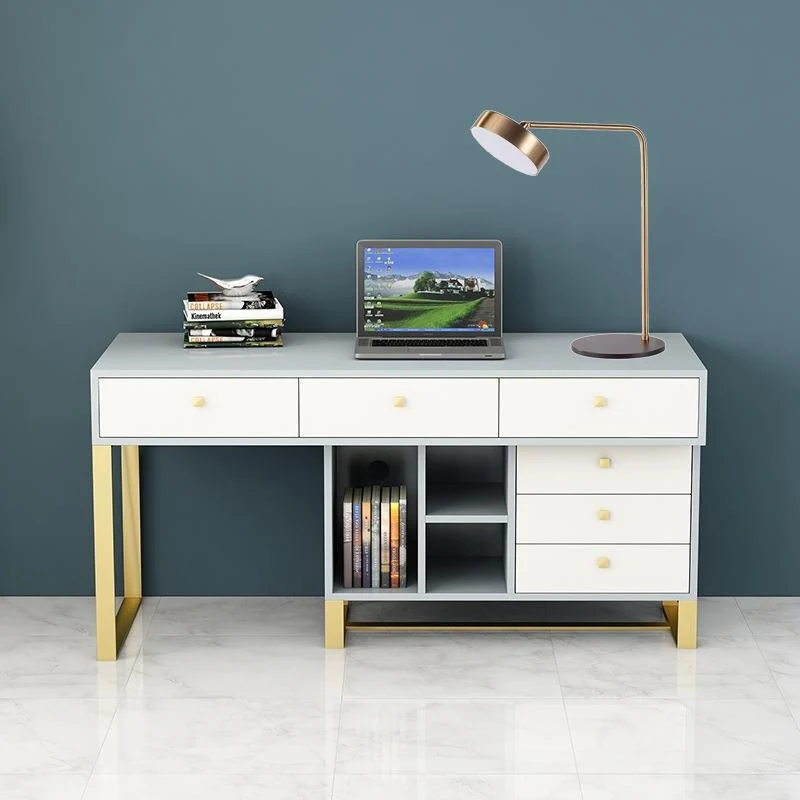 Moderne Minimalistische Schreibtischlampe mit verstellbarem Arm