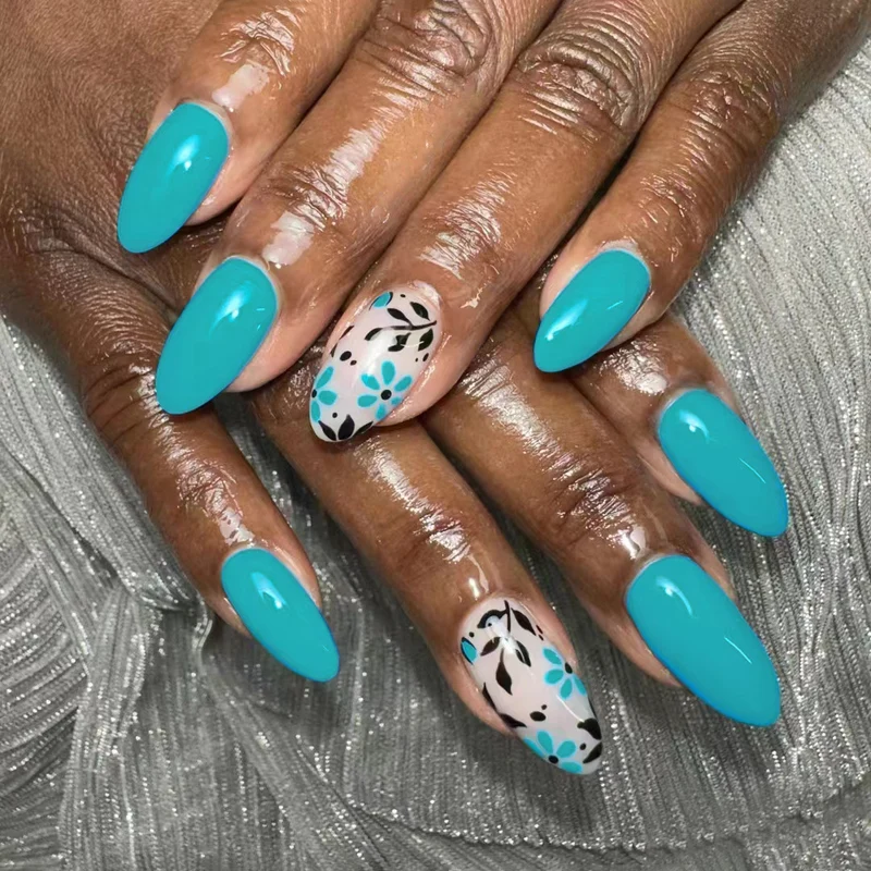 Künstlerische Blumen-Nagelverlängerung