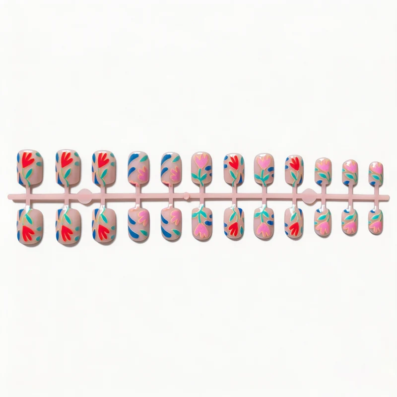 Künstlerisches Floral-Nageldesign