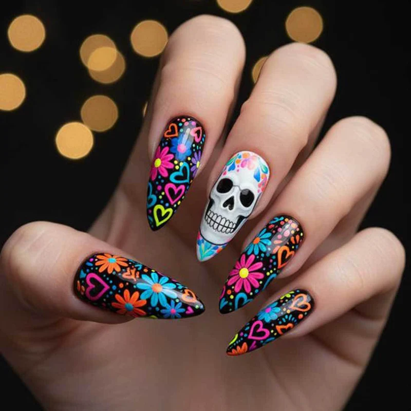 Künstlerisches Skull- und Blumen-Nagelkunst-Kit