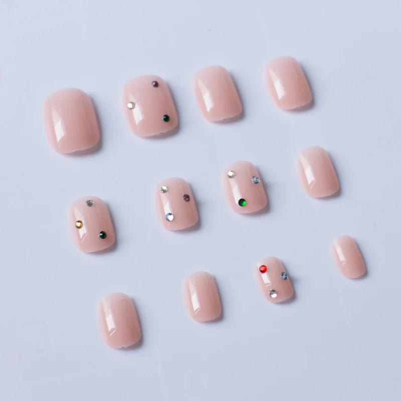 Künstlerisches mit Strass verziertes Nagelkunst-Set