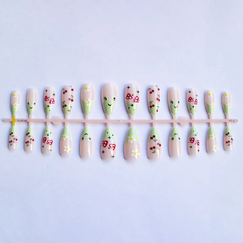 Künstlerisches Floral-Nagelkunst-Design-Kit 1790957892