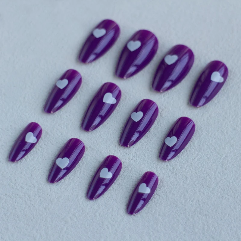 Künstlerisches Herz-Akzent Stiletto Nagelkunst Set