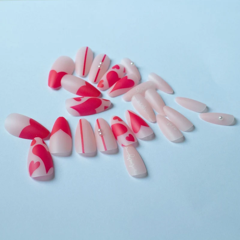 Künstlerisches Herz Akzent Nagelkunst Set