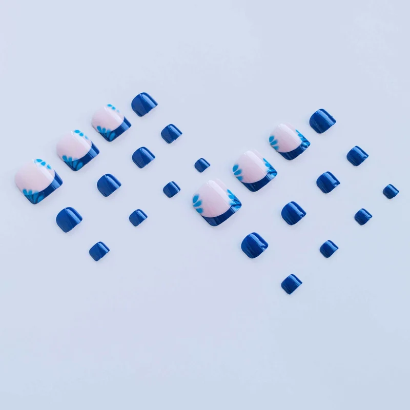 Künstlerische Press-On-Nageldesigns