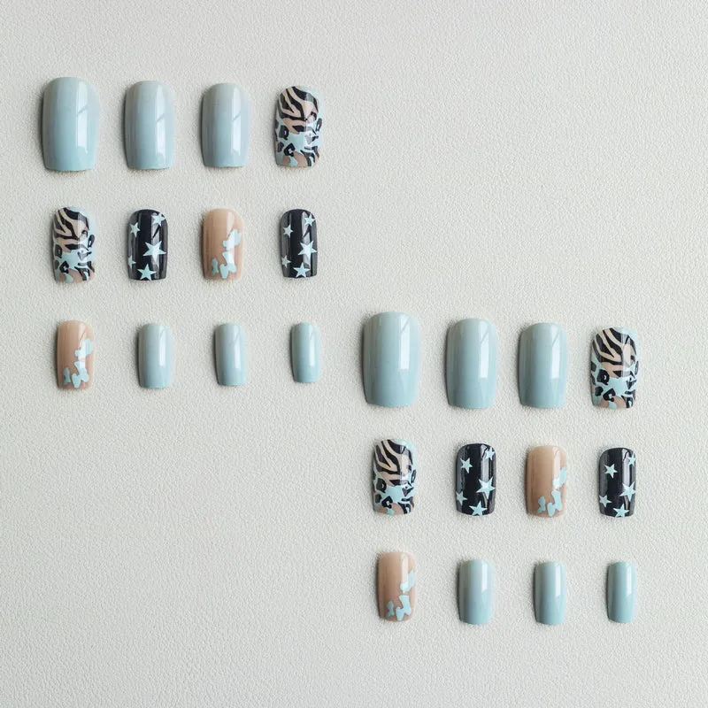 Künstlerisch gemusterte Nagelkunst